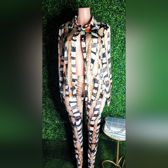 Victoria Two-piece Set - Picture 2 of 2